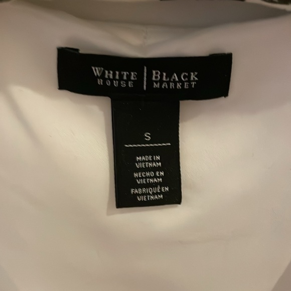 White House Black Market White V Neck Sleeveless hi-lo blouse Size Small - Picture 2 of 6
